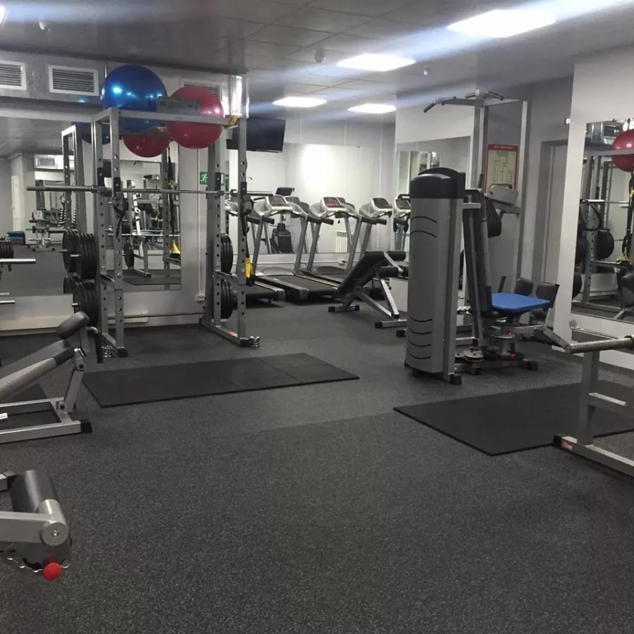 Тренажерный зал Patrocl Olympia Gym в Владивостоке: Спортивный клуб, Тренажерный зал, Спортивное питание, Солярий, Фито-бар, Фитнес-клуб,