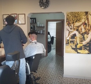 Парикмахерская Salon Kadir в Стамбуле: Мужская стрижка, Окрашивание, Укладка волос,