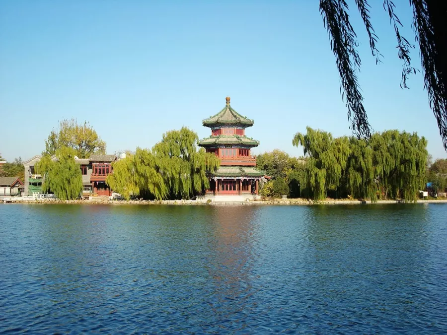 Озеро Qainhai Lake в Пекине: Отдых, Озеро,