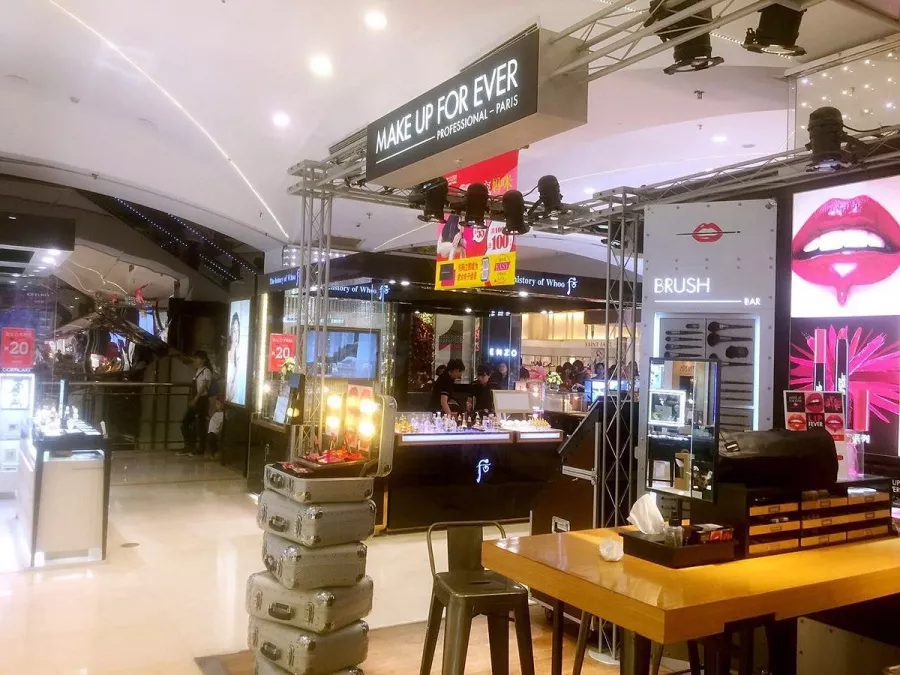 Торговый центр,,GrandPacificMall'' в Пекине: Шоппинг, Кафе,