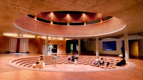 Музей Red Brick Art Museum  в  Пекине