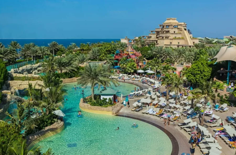 Аквапарк Aquaventure в Дубаи: Аквапарк, Водные развлечения, Бассейны, Водные горки, Развлечения для всей семьи, Искусственные реки, Водные аттракционы, Игровые зоны, Кафе,