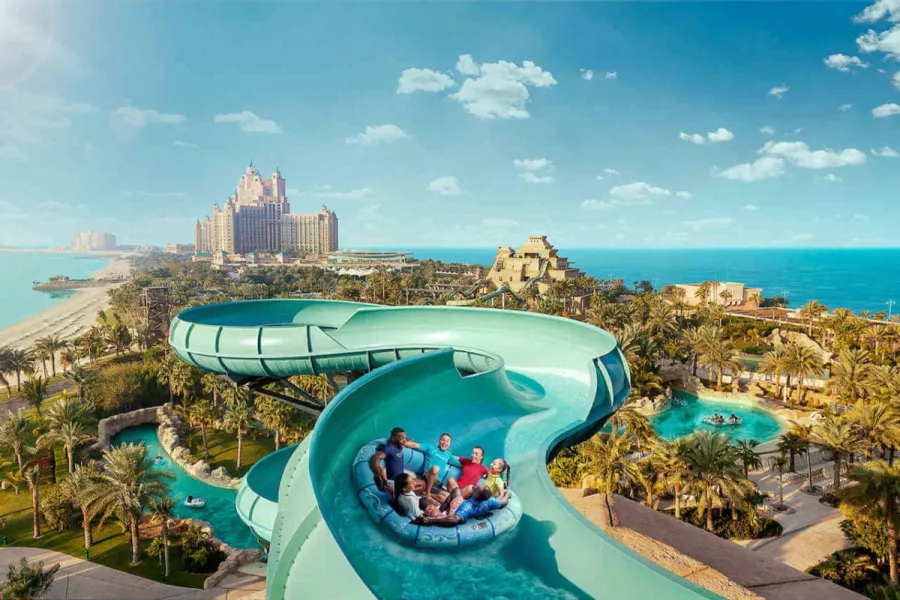 Аквапарк Aquaventure в Дубаи: Аквапарк, Водные развлечения, Бассейны, Водные горки, Развлечения для всей семьи, Искусственные реки, Водные аттракционы, Игровые зоны, Кафе,
