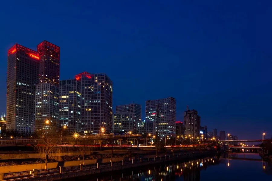 Торговый центр,,Jianwai SOHO / SOHO China’’ в Пекине: Шоппинг, Кафе, Салоны красоты,
