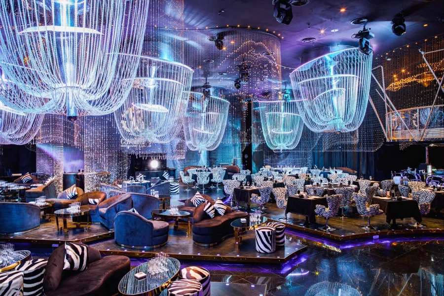 Ночной клуб Cavalli Club в Дубаи: Дискотека, Красиво, Бар, Ресторан, Музыкально, Танцпол, Танцы, Вкусно, Ночной клуб,