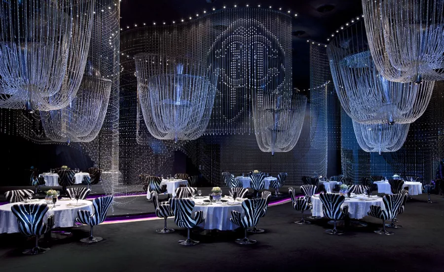 Ночной клуб Cavalli Club в Дубаи: Дискотека, Красиво, Бар, Ресторан, Музыкально, Танцпол, Танцы, Вкусно, Ночной клуб,