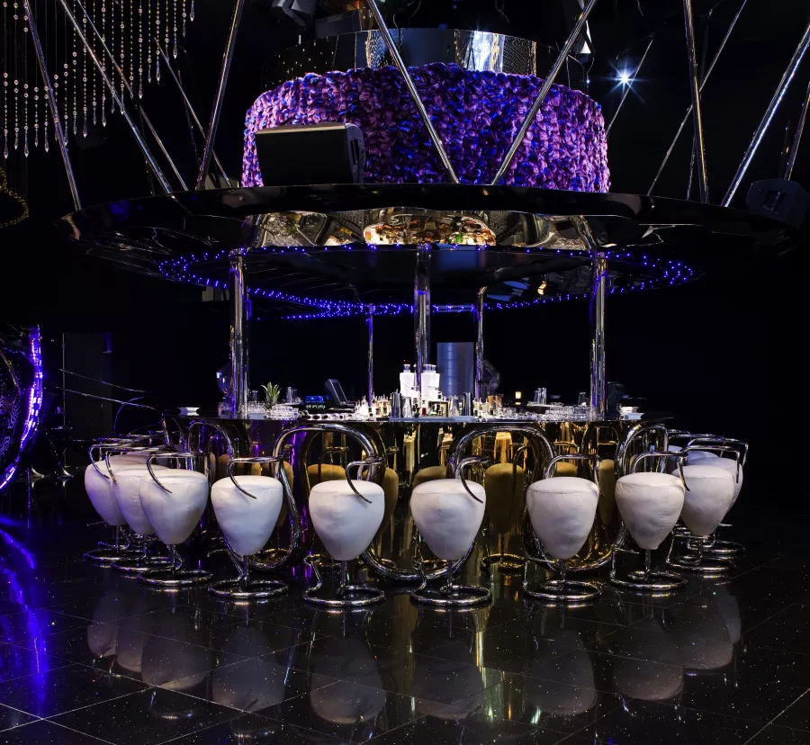 Ночной клуб Cavalli Club в Дубаи: Дискотека, Красиво, Бар, Ресторан, Музыкально, Танцпол, Танцы, Вкусно, Ночной клуб,