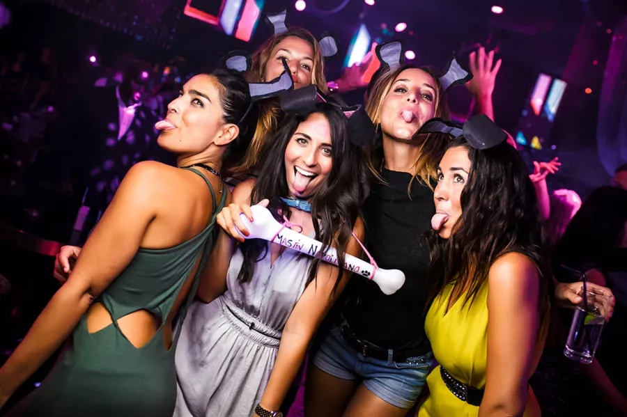 Ночной клуб Cavalli Club в Дубаи: Дискотека, Красиво, Бар, Ресторан, Музыкально, Танцпол, Танцы, Вкусно, Ночной клуб,