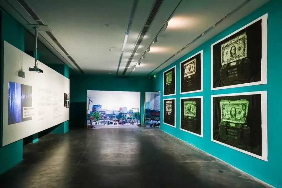 Музей UCCA Center for Contemporary Art в Пекине: Художник,