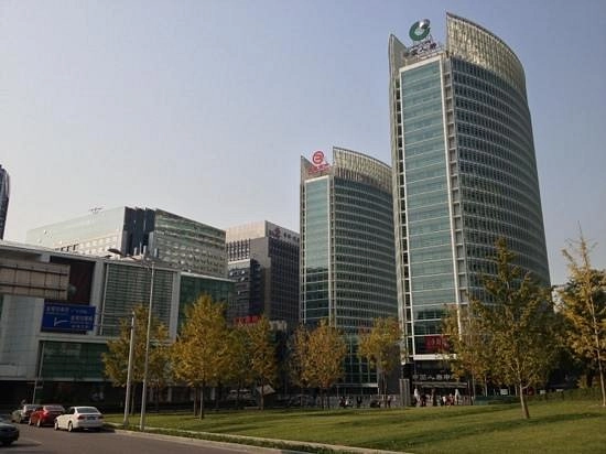 Торговый центр,,Seasons Place''  в  Пекине