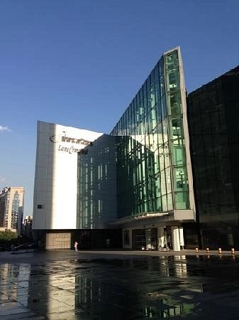 Торговый центр,,Seasons Place'' в Пекине: Шоппинг, Кафе,