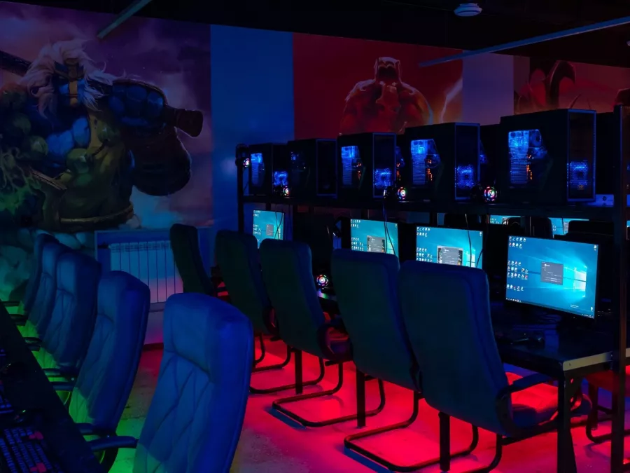 Игровой клубConnect в Владивостоке: Круглосуточно, Компьютерный клуб, Развлечение, Киберспорт,