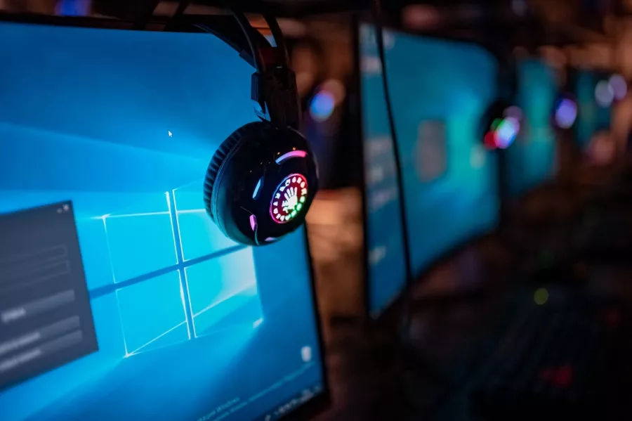 Игровой клубConnect в Владивостоке: Круглосуточно, Компьютерный клуб, Развлечение, Киберспорт,