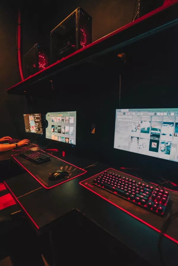 Игровой клубСектор Кибер клуб в Владивостоке: Киберспорт, Компьютерный клуб, Развлечение, Игры,