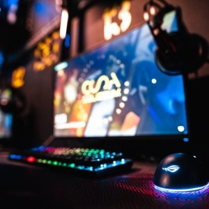 Игровой клуб COLIZEUM в Владивостоке: Компьютерный клуб, Развлечение, Киберспорт, Игры,