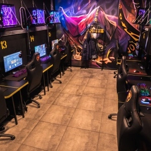 Игровой клуб COLIZEUM в Владивостоке: Компьютерный клуб, Развлечение, Киберспорт, Игры,