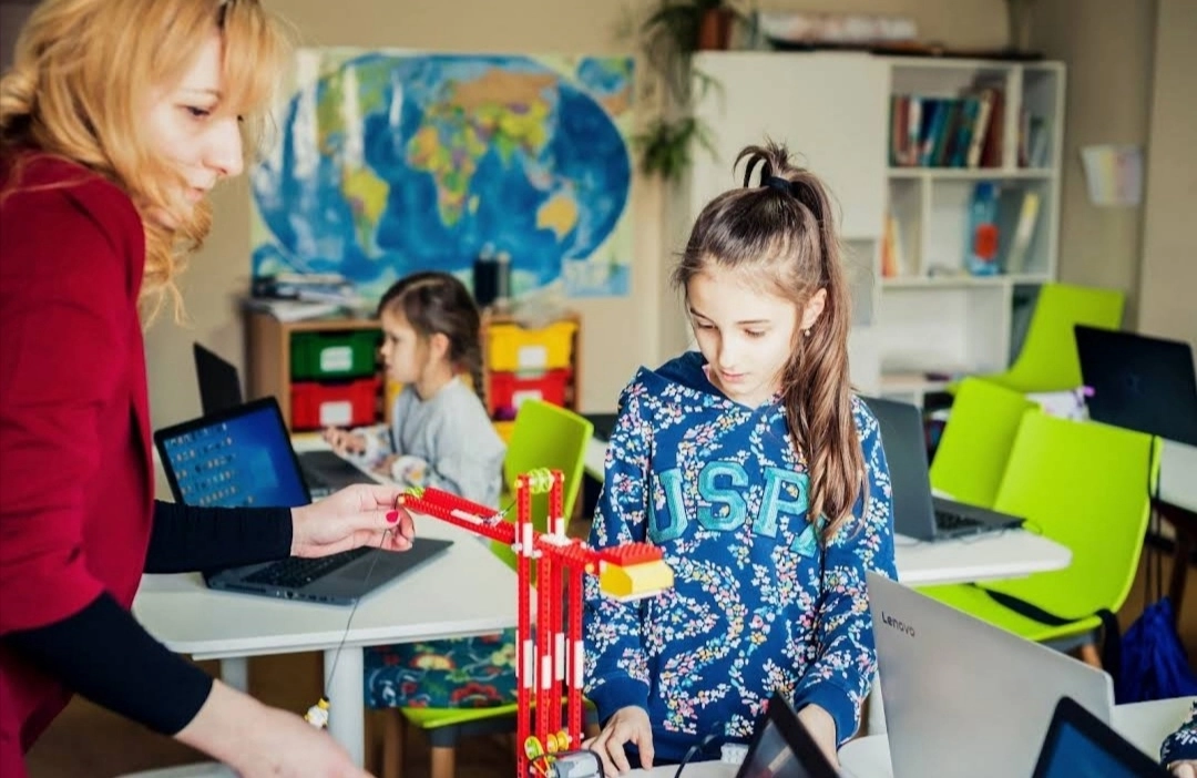 Школа "Проектор" (სკოლა "პროექტორი")