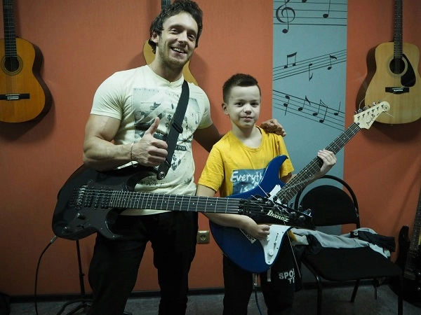 Музыкальная школаRock Way в Нижнем Новгороде: музыкальная школа, ударные, Вокал, гитара, бас-гитара,