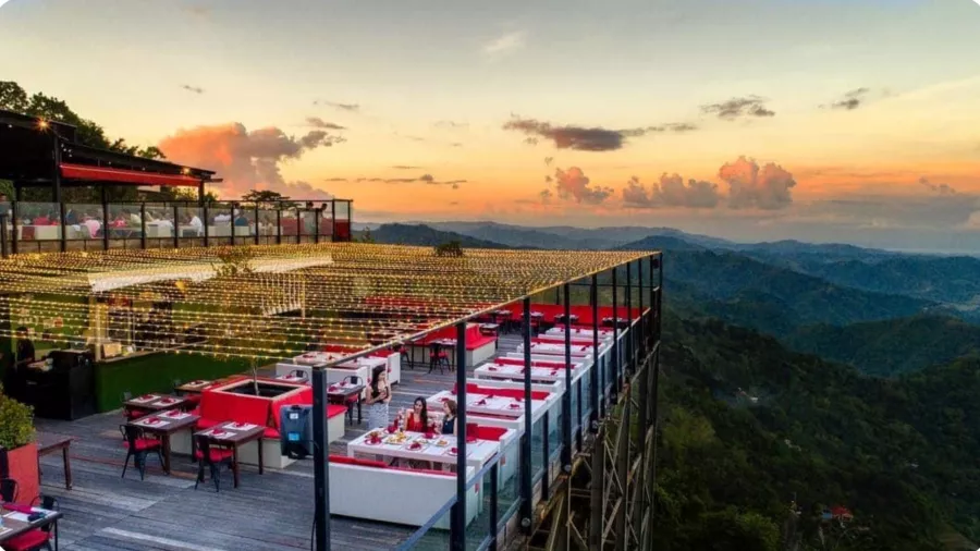 Ресторан Top of Cebu в Себу: Ресторан, Бар, Смотровая площадка, Еда,