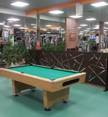 Оздоровительный центр "Gold’s Fitness".