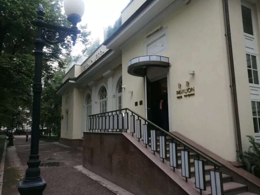 Ресторан Erwin. Патрики Павильон Пруд в Москве: Патрики, Ресторан, Патриаршие, Рыбные блюда, Морепродукты, Раки,