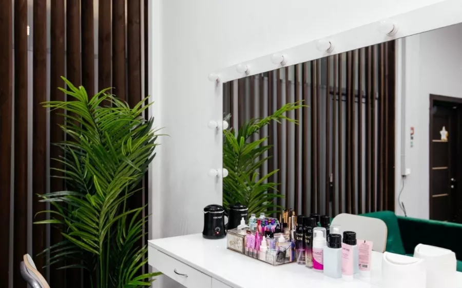 Студия маникюра NailMaker Bar в Москве: Ногти, Маникюр, Педикюр, Ресницы, Брови, Красота,