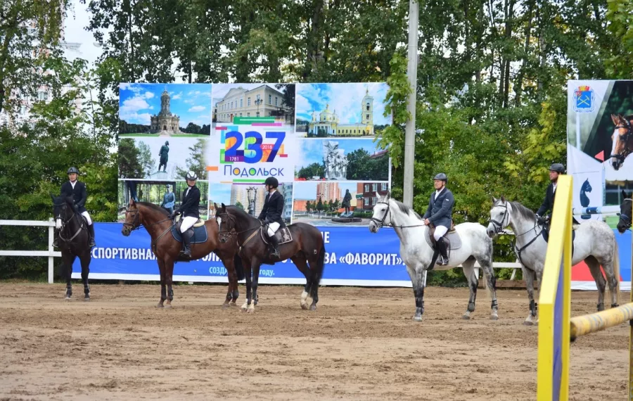 Конно-спортивный клуб Фаворит в Подольске: Конный клуб, Чилим, Конный спорт, Активный Отдых,