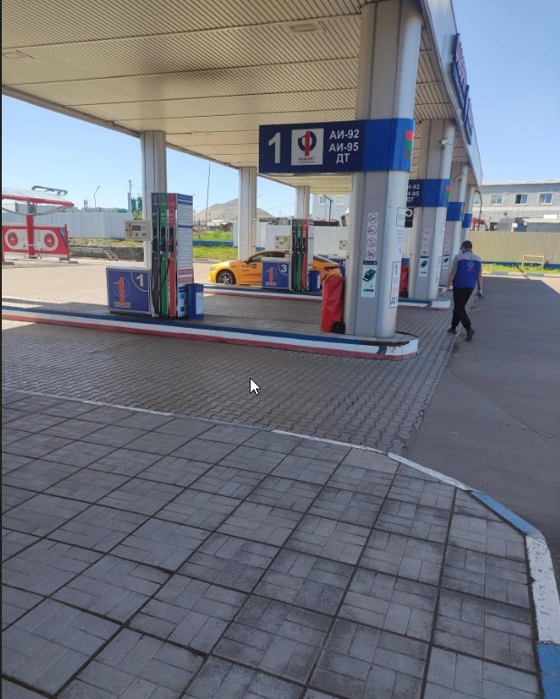 Топливная компания ФАВОРИТ в Москве: Заправочная станция АЗС и АГЗС, Подкачка колёс, Магазин, Кафе, Кофе с собой,