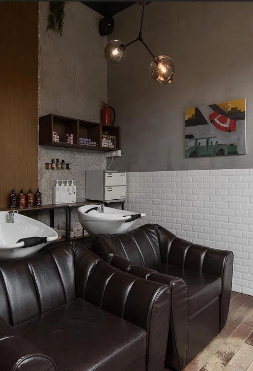 Мужская парикмахерская 5/8 в Москве: Парикмахер, Волосы, Стрижка, Бритье, Маникюр, Брови, Красота,