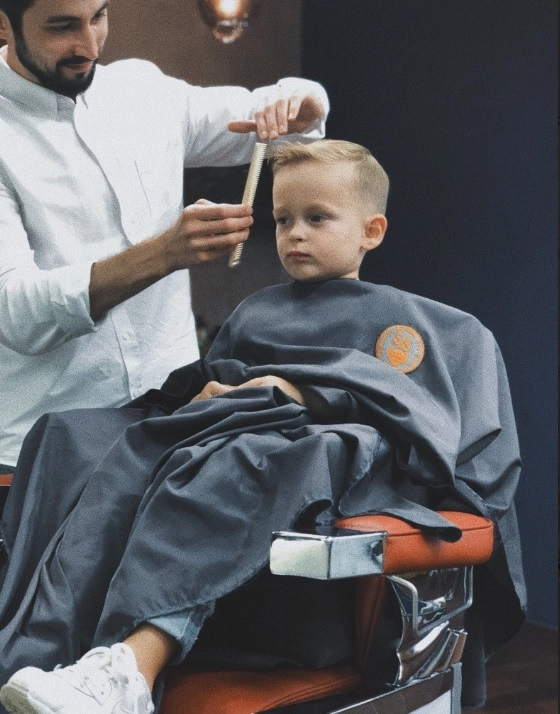 Мужская парикмахерская 5/8 в Москве: Парикмахер, Волосы, Стрижка, Бритье, Маникюр, Брови, Красота,