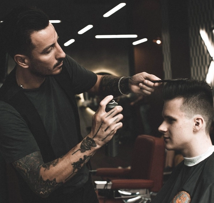 Мужская парикмахерская 5/8 в Москве: Парикмахер, Волосы, Стрижка, Бритье, Маникюр, Брови, Красота,