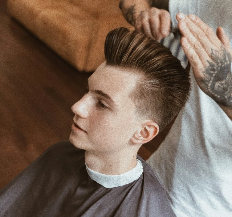 Мужская парикмахерская 5/8 в Москве: Парикмахер, Волосы, Стрижка, Бритье, Маникюр, Брови, Красота,