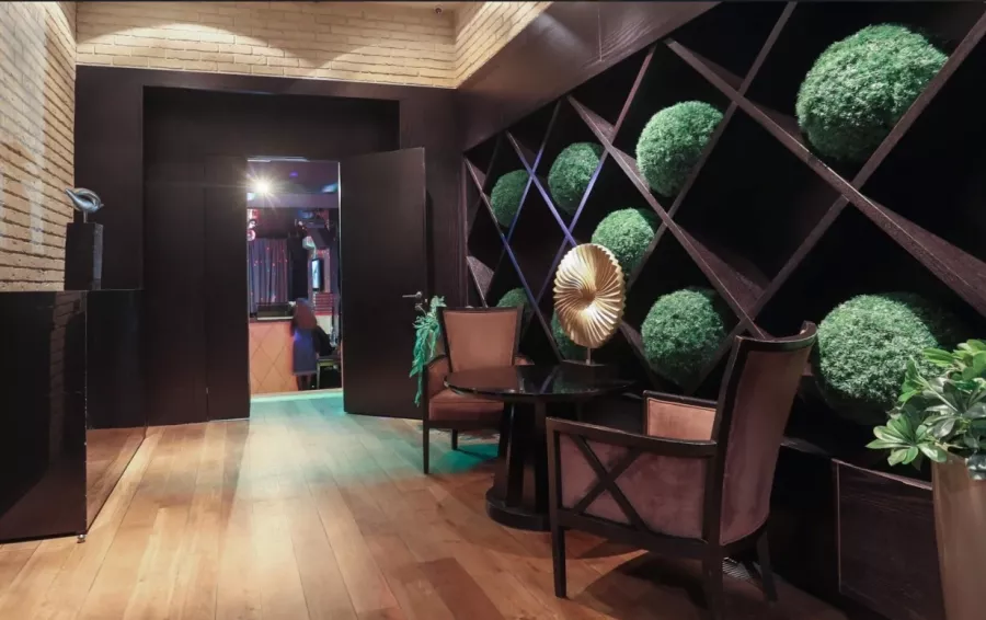 Караоке-клуб Hamilton Lounge Bar в Москве: Бар, Ночной Клуб, Кафе, Танцпол, Стриптиз, Караоке, Живая музыка, Ресторан,
