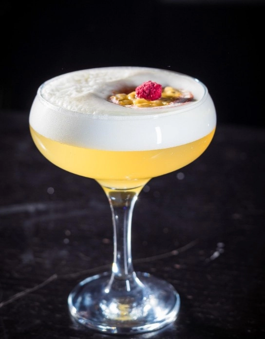 Караоке-клуб Hamilton Lounge Bar в Москве: Бар, Ночной Клуб, Кафе, Танцпол, Стриптиз, Караоке, Живая музыка, Ресторан,