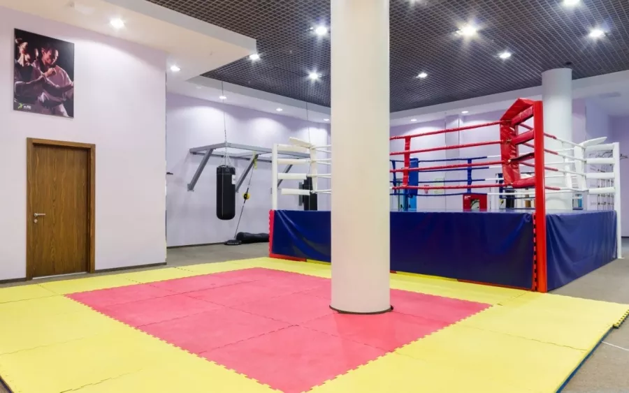 Фитнес клуб XFIT в Москве: Развиваться, Фитнес, Тренажёрный зал, Бассейн, СПА-процедуры, Аквааэробика, Аэробика, Боевые искусства, Йога, Настольный теннис, Пилатес, Стретчинг, Фитнес для беременных, Фитнес для детей, Персональный тренер, Массаж, Сауны, Солярий, Хаммам, Обертывания, Стоунтерапия, Баскетбол, Бокс, Волейбол, Мини-футбол, Плавание, Пандус,