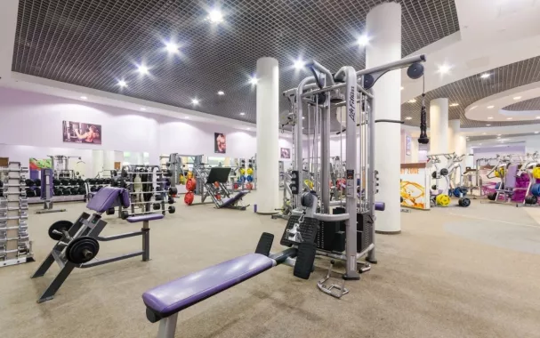 Фитнес клуб "XFIT".