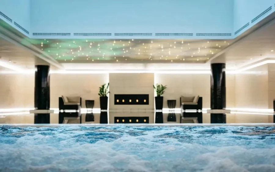 Гостиница 5* The Carlton, Moscow в Москве: Отель, Гостиница, Ресторан, Терраса, Бар, СПА,