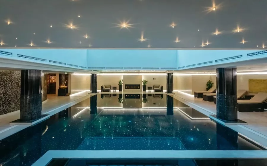 Гостиница 5* The Carlton, Moscow в Москве: Отель, Гостиница, Ресторан, Терраса, Бар, СПА,