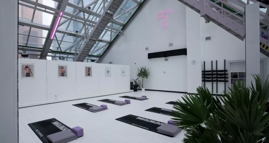 Студия растяжки и функционального тренинга TOPSTRETCHING в Москве: Детский уголок, Стретчинг, Фитнес для детей, Фитнес для беременных, Персональный тренер, TRX тренировки, Массаж, Релаксирующий массаж, Воздушная гимнастика, Пандус, Bodyballet, Dance hall, Contemporary dance, Спортивный массаж, High Heels, Оздоровительный массаж,