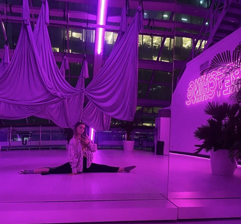 Студия растяжки и функционального тренинга TOPSTRETCHING в Москве: Детский уголок, Стретчинг, Фитнес для детей, Фитнес для беременных, Персональный тренер, TRX тренировки, Массаж, Релаксирующий массаж, Воздушная гимнастика, Пандус, Bodyballet, Dance hall, Contemporary dance, Спортивный массаж, High Heels, Оздоровительный массаж,