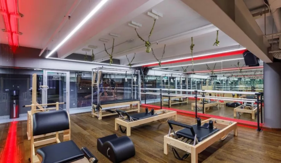 Фитнес центр Crocus Fitness в Москве: Аэробика, Боевые искусства, Йога, Кроссфит, Пилатес, Бассейн, Стретчинг, Les Mills Barre, Тренажёры, Банный комплекс, Массаж, Зона релаксации , Танцевальная программа, Сайкл, Хаммам, Бокс,