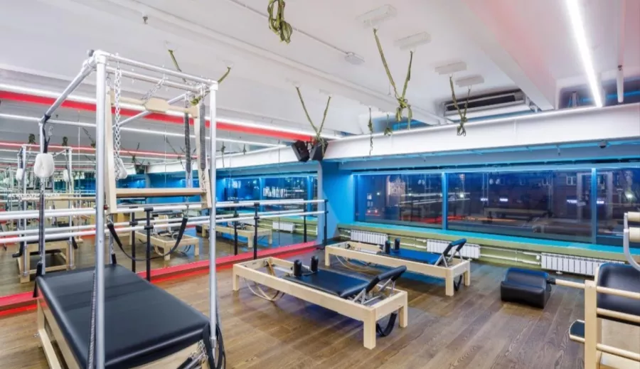 Фитнес центр Crocus Fitness в Москве: Аэробика, Боевые искусства, Йога, Кроссфит, Пилатес, Бассейн, Стретчинг, Les Mills Barre, Тренажёры, Банный комплекс, Массаж, Зона релаксации , Танцевальная программа, Сайкл, Хаммам, Бокс,