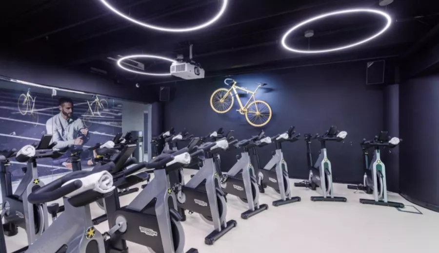 Фитнес центр Crocus Fitness в Москве: Аэробика, Боевые искусства, Йога, Кроссфит, Пилатес, Бассейн, Стретчинг, Les Mills Barre, Тренажёры, Банный комплекс, Массаж, Зона релаксации , Танцевальная программа, Сайкл, Хаммам, Бокс,