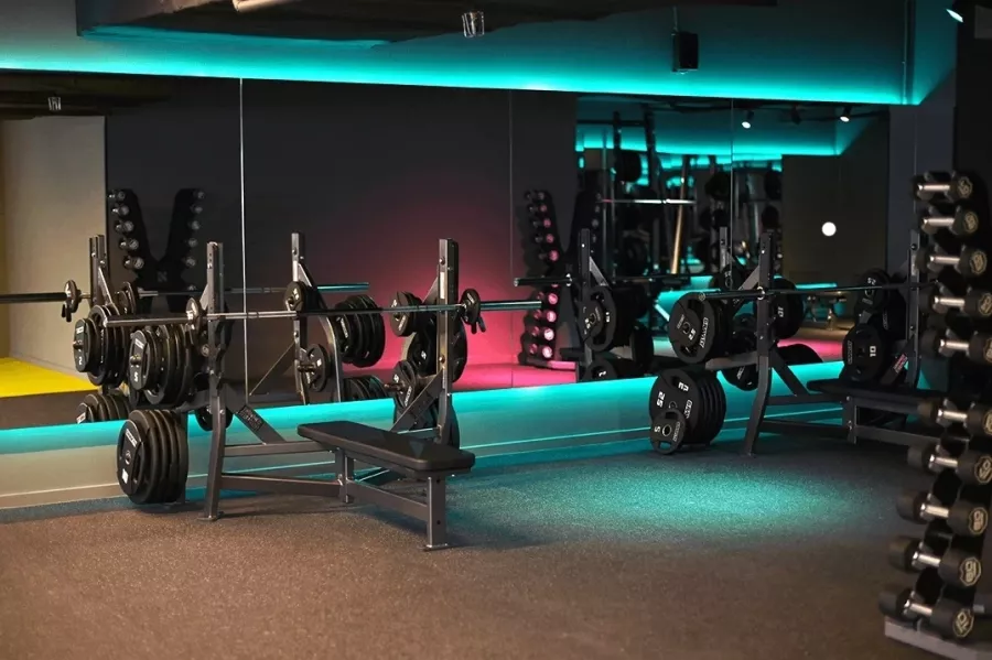 Фитнес-клуб Fitnation в Москве: Бодифлекс, Йога, Пилатес, Сайкл, Шейпинг, Hot iron, TRX тренировки, Тренажёры, Батут, Body relax, Step Fit, Групповые уроки, Les Mills,