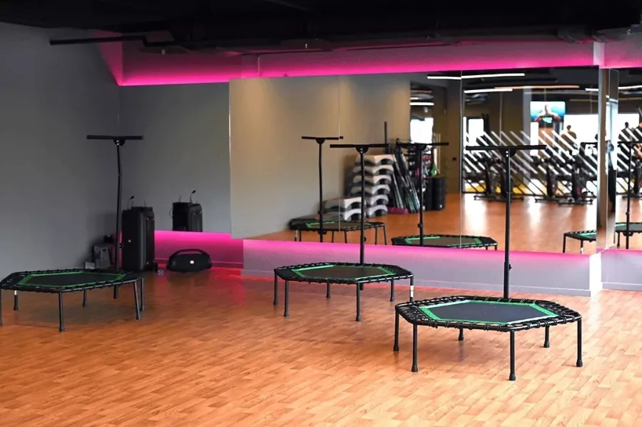 Фитнес-клуб Fitnation в Москве: Бодифлекс, Йога, Пилатес, Сайкл, Шейпинг, Hot iron, TRX тренировки, Тренажёры, Батут, Body relax, Step Fit, Групповые уроки, Les Mills,