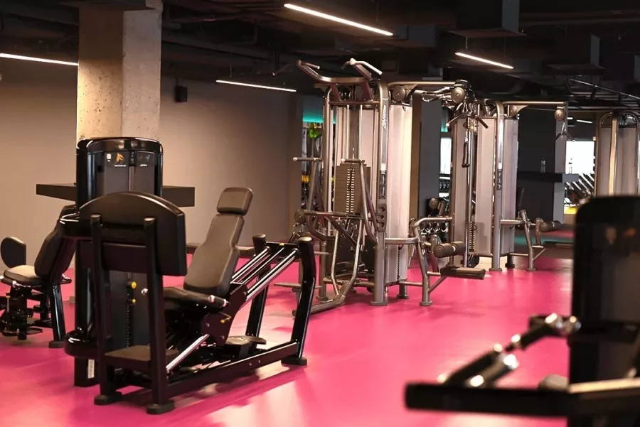 Фитнес-клуб Fitnation в Москве: Бодифлекс, Йога, Пилатес, Сайкл, Шейпинг, Hot iron, TRX тренировки, Тренажёры, Батут, Body relax, Step Fit, Групповые уроки, Les Mills,