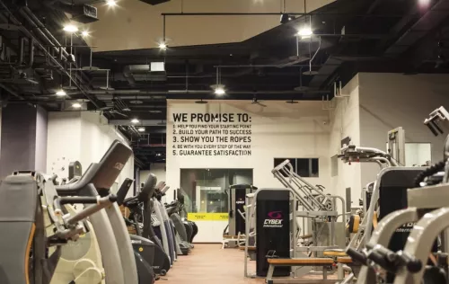 Фитнес-клуб Gold's Gym  в  Москве