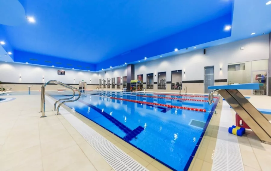 Фитнес-клуб Gold's Gym в Москве: Бассейн, Аквааэробика, Аэробика, Боевые искусства, Детский уголок, Йога, Сайкл, Бокс, Сауна,