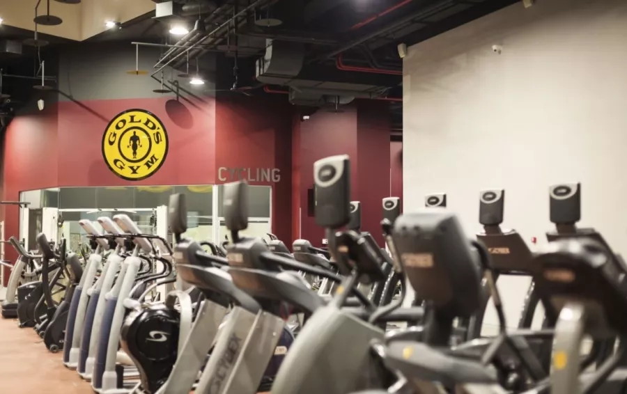 Фитнес-клуб Gold's Gym в Москве: Бассейн, Аквааэробика, Аэробика, Боевые искусства, Детский уголок, Йога, Сайкл, Бокс, Сауна,