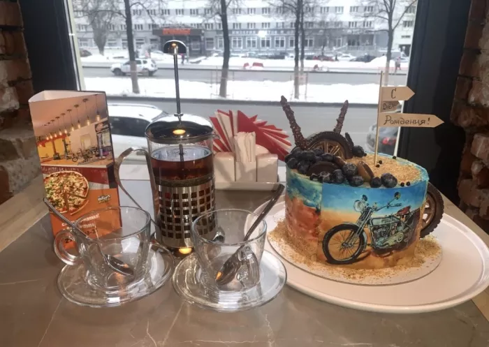 Служба доставки "Bikers Pizza & Rolls"